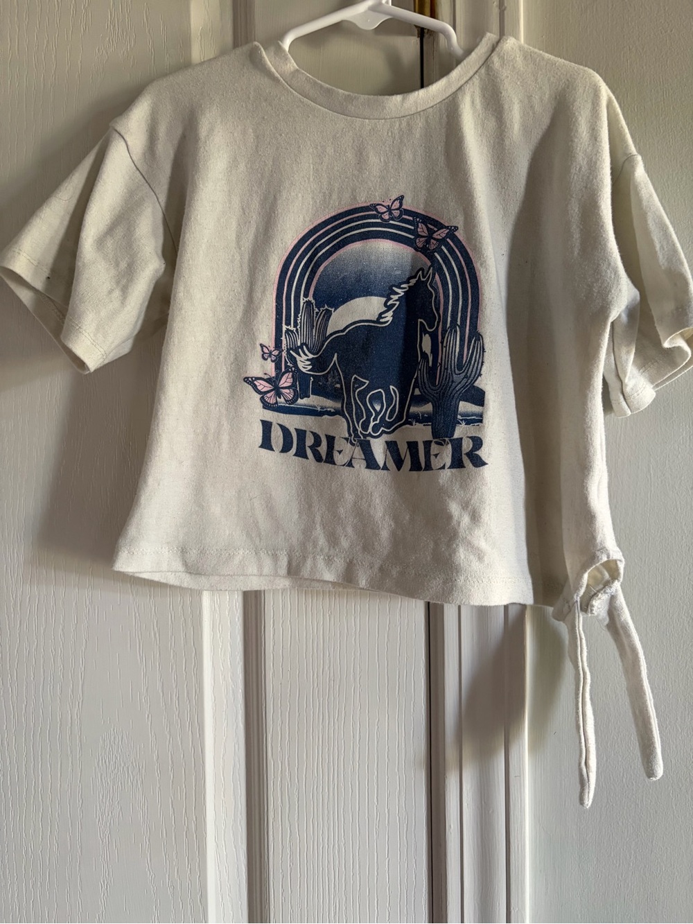 Angel Cream Tee with Blue and Pink 'Dreamer' Horse Graphic Size 7/8 Play Wear